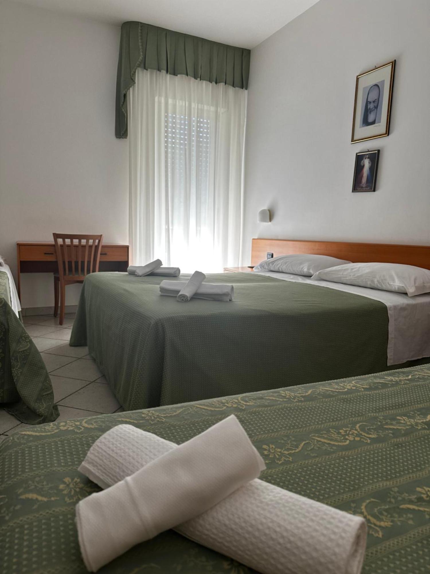 Hotel San Francesco ซานโจวานนี โรตอนโด ภายนอก รูปภาพ