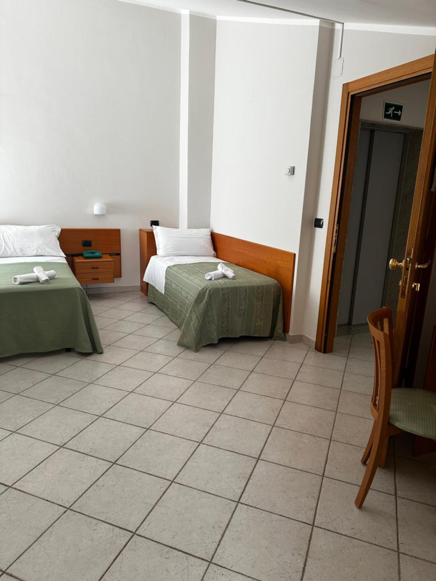 Hotel San Francesco ซานโจวานนี โรตอนโด ภายนอก รูปภาพ